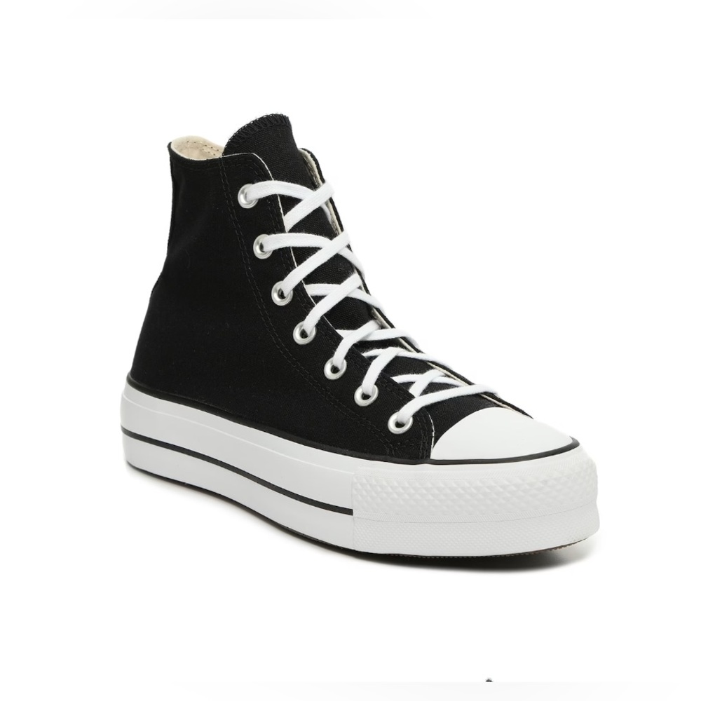Chuck Taylor All Star Lift Platform Canvas Black and White Women’s size 8